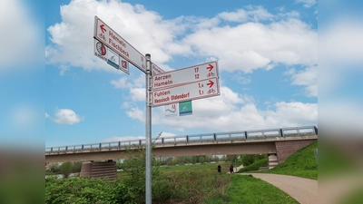 Neues Routenlogo für den Weser-Radweg mit der Haupt- und Alternativroute. (Foto: Weserbergland Tourismus e.V.)