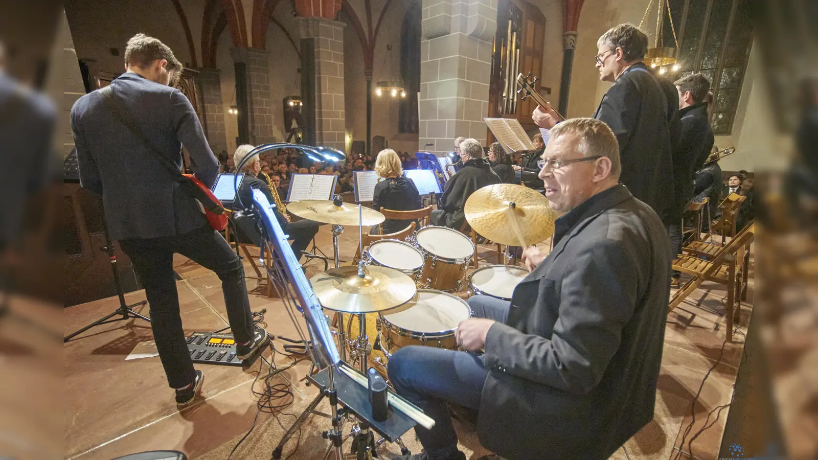 Die Jazzcombo der Musikschule Hofgeismar begeisterte die Besucher mit jazzig arrangierten Interpretationen beliebter Weihnachts-Klassiker. (Foto: Stefan Bönning)