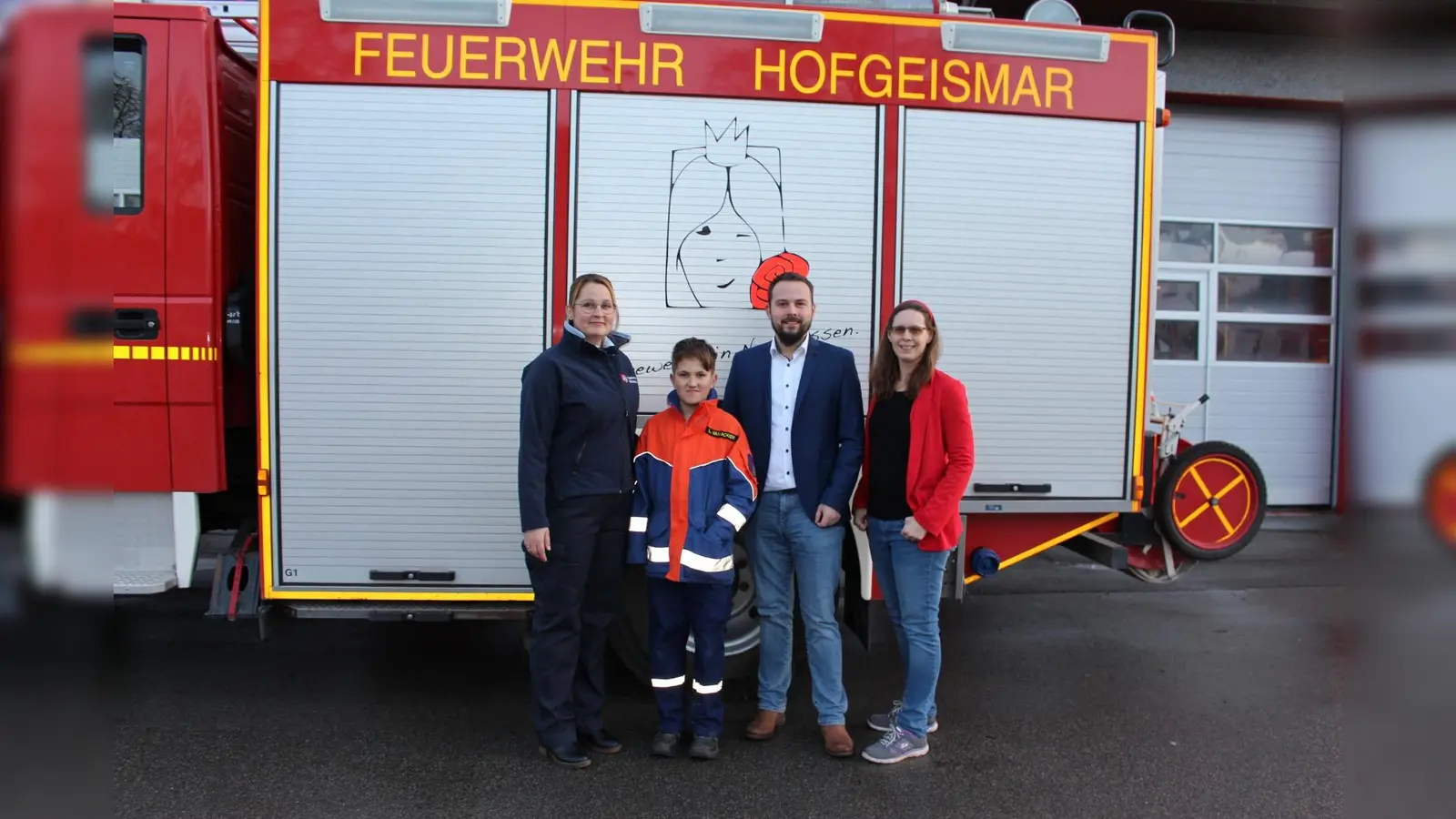 (v.l.) Sarah von Acker, Lennox von Acker, Tim Kolle und Vera Zeich bei der Spendenübergabe (Foto: SPD Hofgeismar)