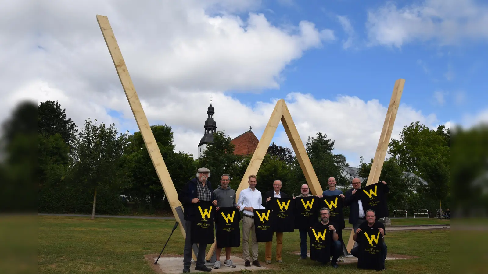 Das W gewinnt: Mit Aktionen wie etwa diesem großen W an der Weser machte man auf den Widerstand aufmerksam. (Foto: Marc Otto)