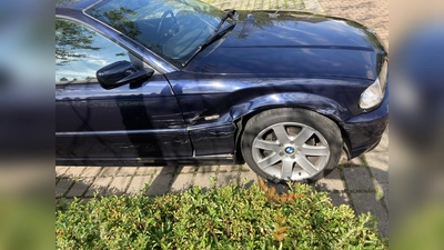 Bei Unfallflucht beschädigter BMW: Polizei sucht Zeugen in Vellmar (Foto: Polizei Nordhessen)