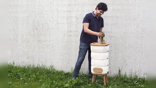Mit seinem Wurmkomposter „Duda“ gibt der Produktdesigner Kareem Goshan dem pflanzlichen Abfall eine neue Bestimmung. (Foto: Kareem Goshan)