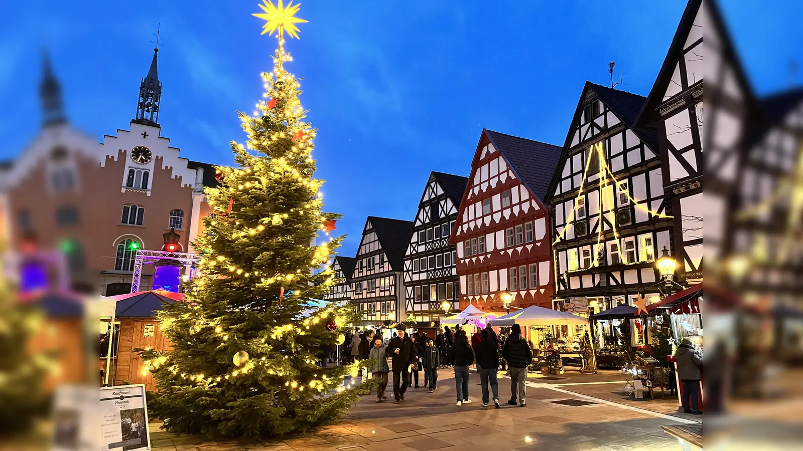 Weihnachtsmarkt in Hofgeismar am zweiten Adventswochenende.  (Foto: Julia Sürder)